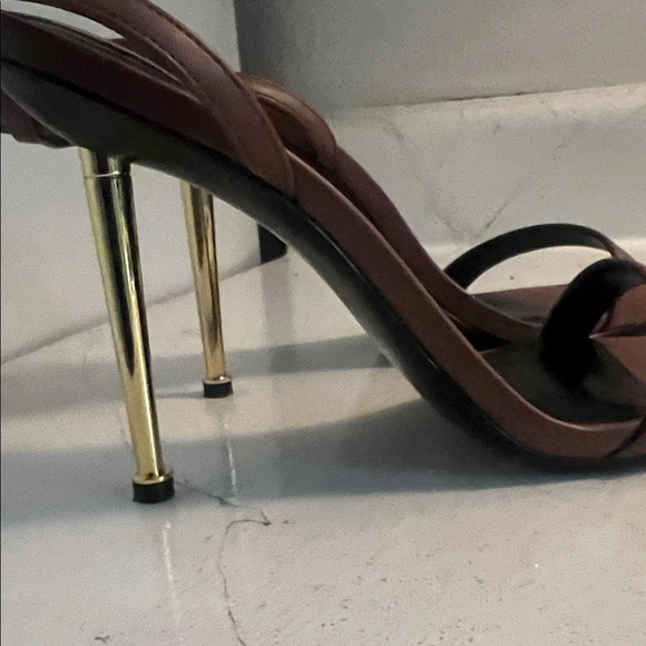 Nine West Tan Heels with Gold Accent - Picture 11 of 16